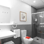 בית הארחה Eibarooms 3*