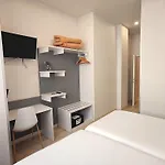 בית הארחה Eibarooms 3*